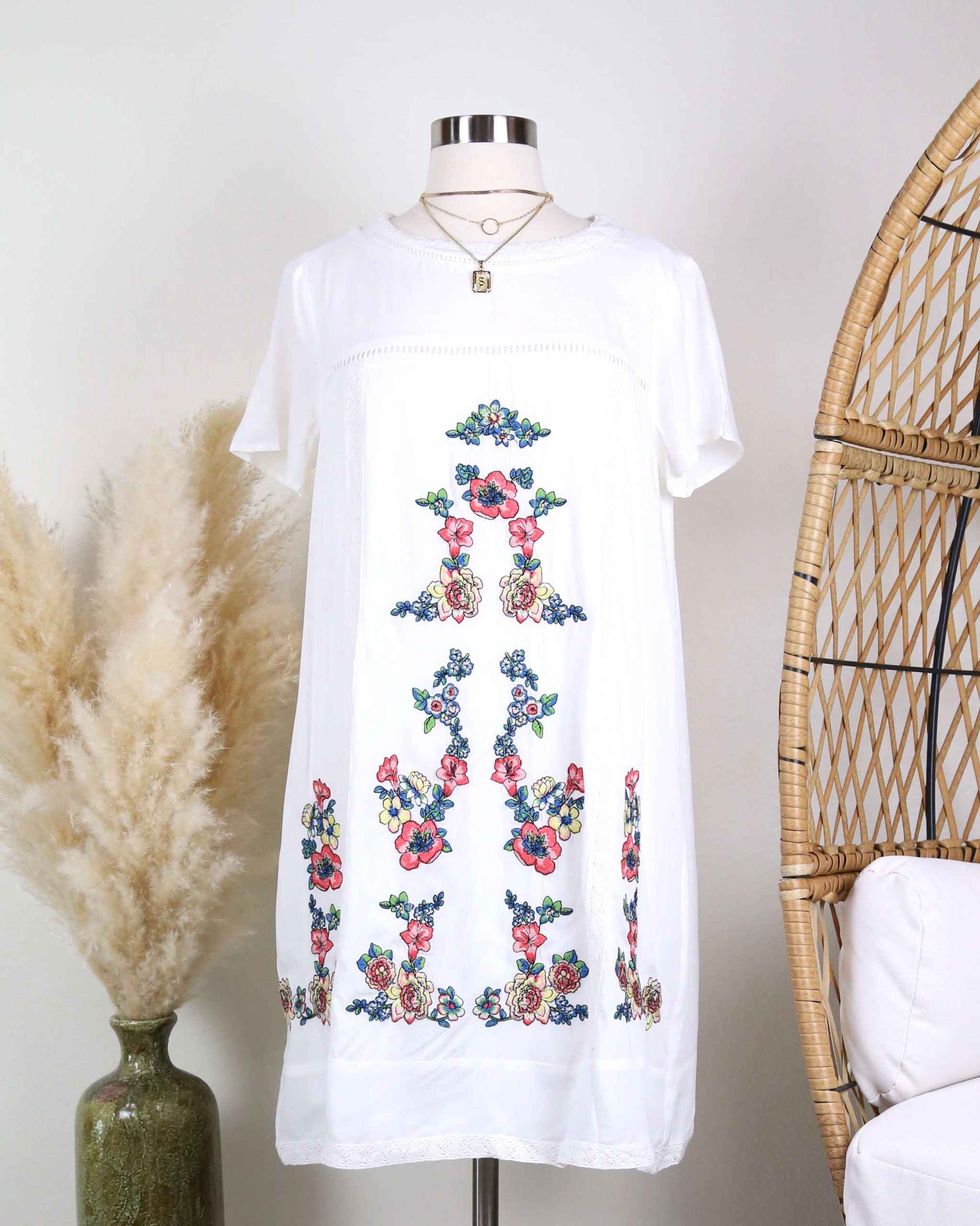MakeUpToBreakUpFloralEmbroideredShiftDressinIvory1-scaled-1.jpg